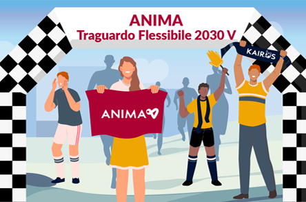 Un gruppo di tre persone diverse tra loro è in piedi sotto un arco, con in mano degli striscioni con le scritte “ANIMA” e “KAIRÓS”, per festeggiare un evento.